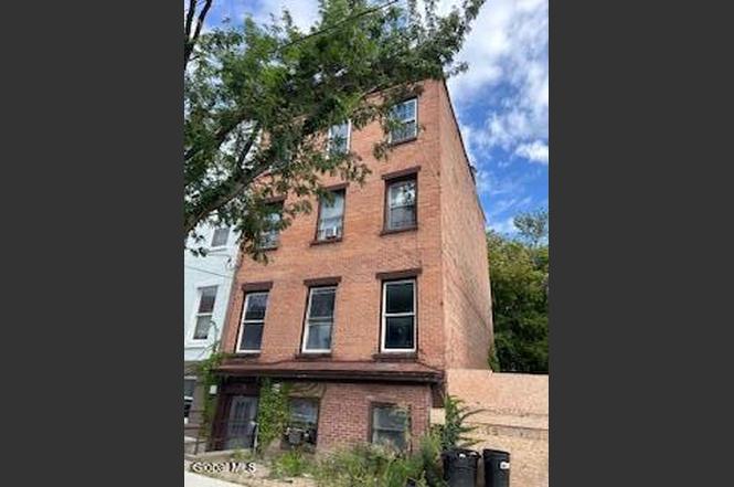 95 Clinton Ave