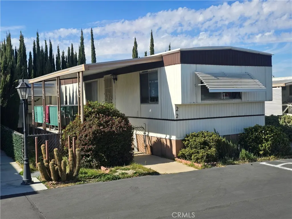 8655 Santa Fe Ave E #22