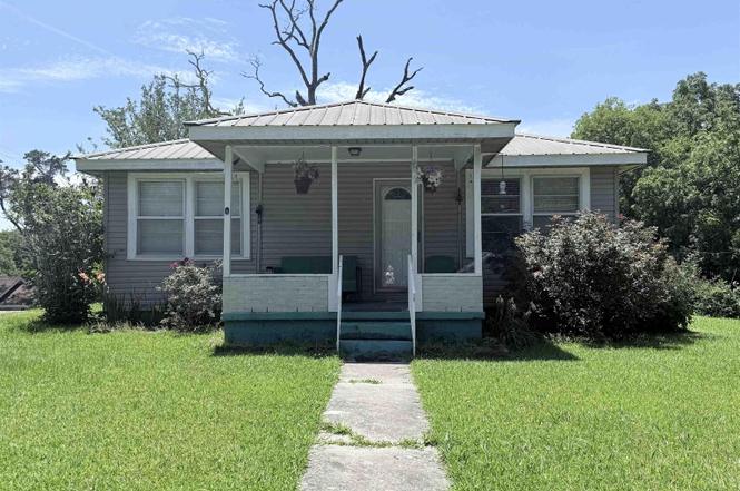 3100 Cresthill Ave
