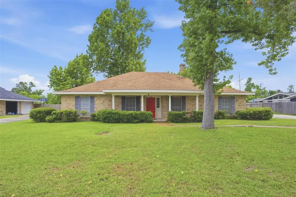 1249 Bayouwood Dr