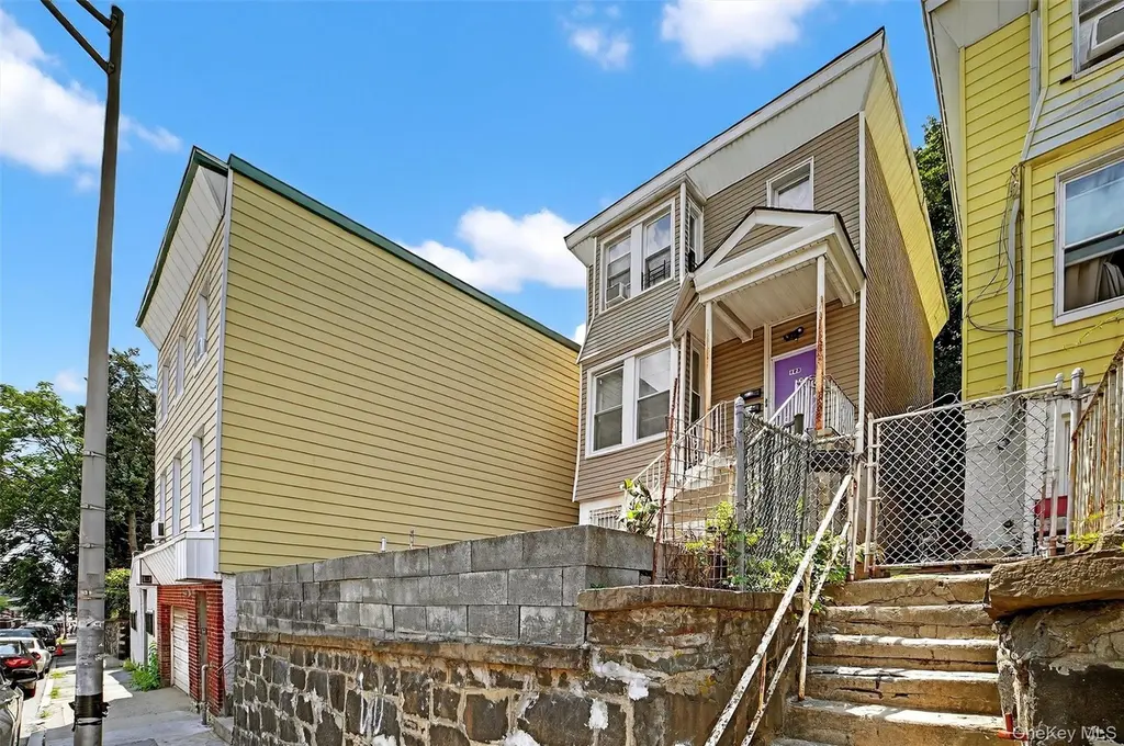 105 Palisade Ave
