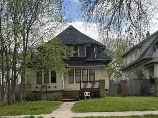 3530 N 39th St