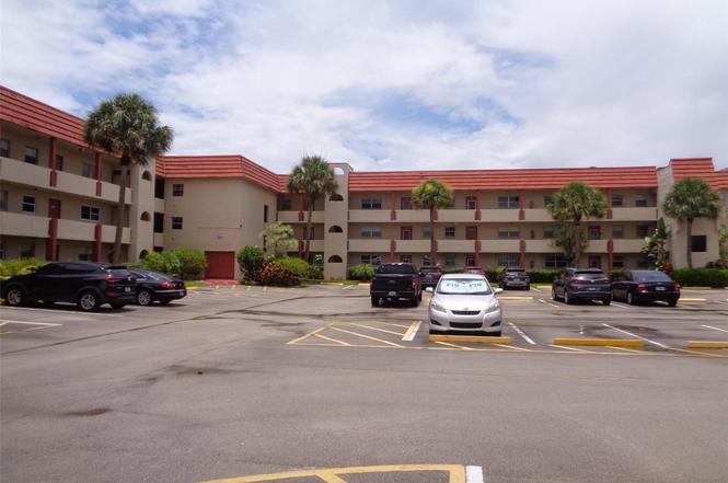 2831 E Sunrise Lakes Dr #209