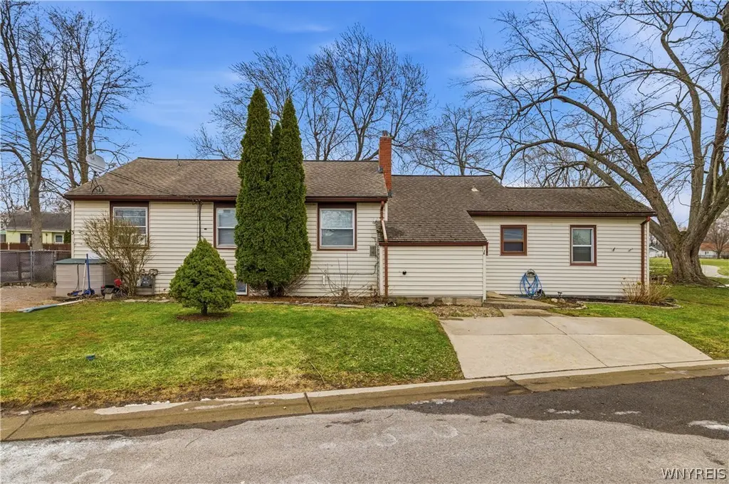 3 Primrose Dr