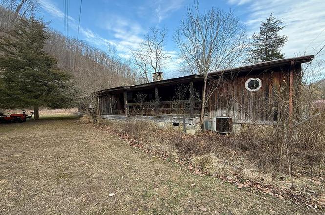 345 Davis Rd
