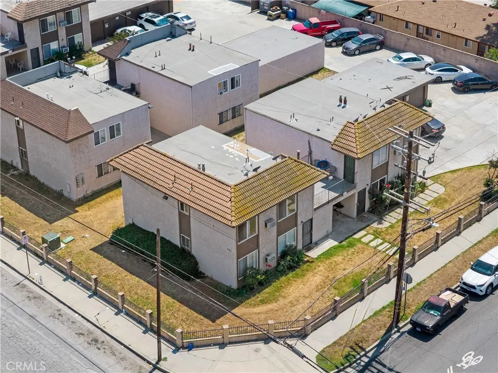 669-,687,651 Weber St
