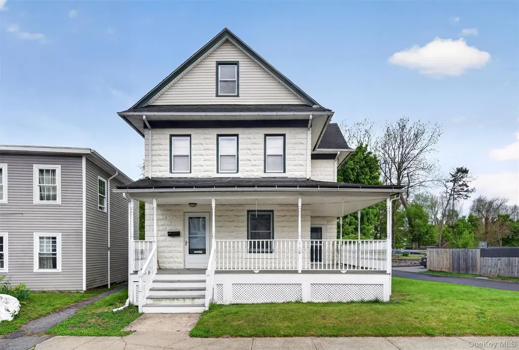 118 W Main St