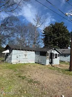 217 Elm St
