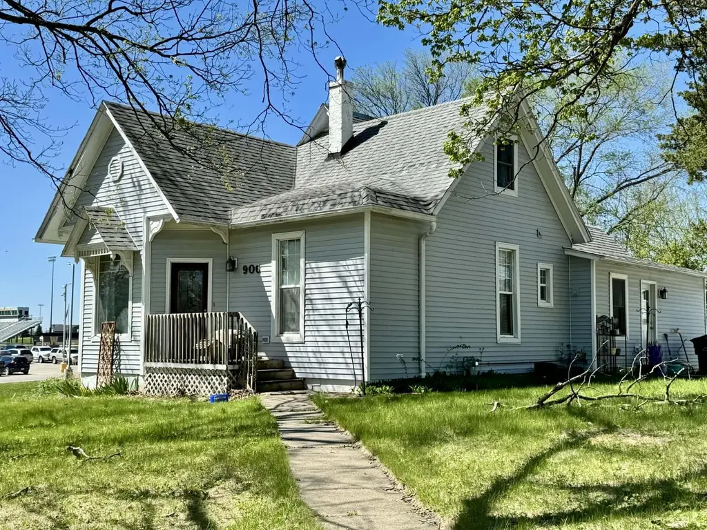 906 S 4th Ave