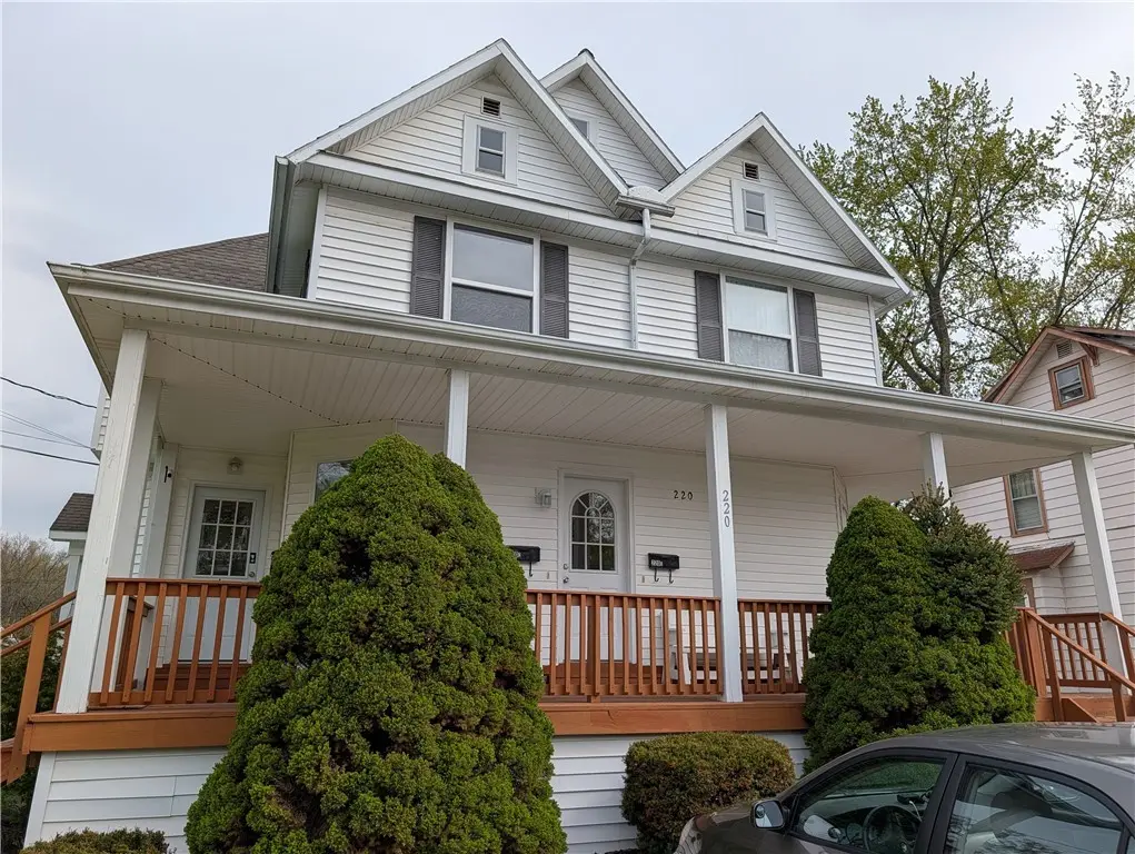 220 W 15th St