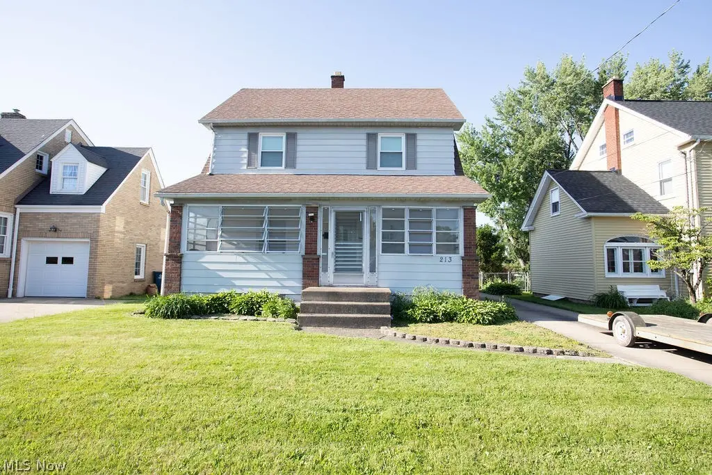 213 Como St