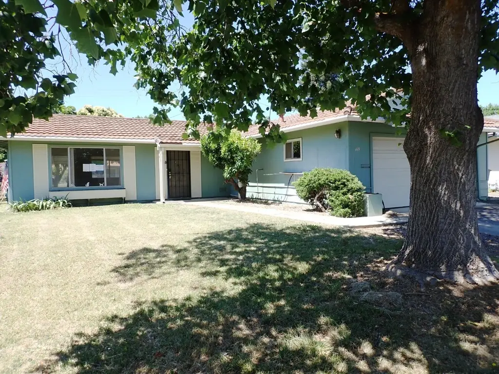 169 Rainier Cir