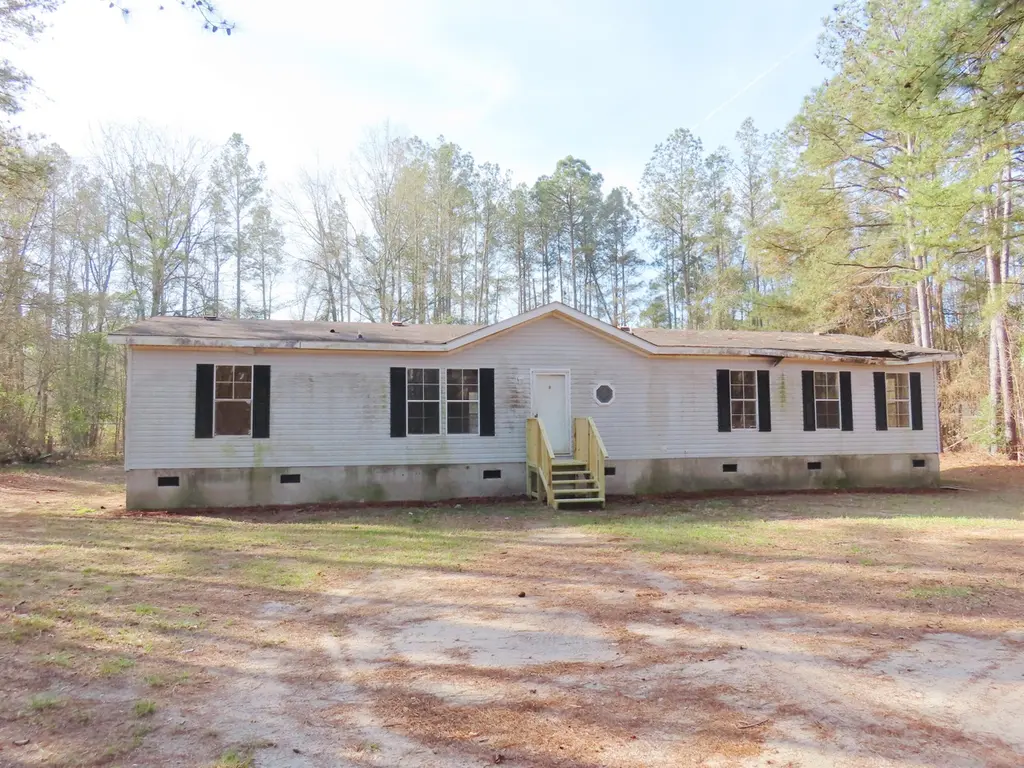 2748 Pine Forest Dr