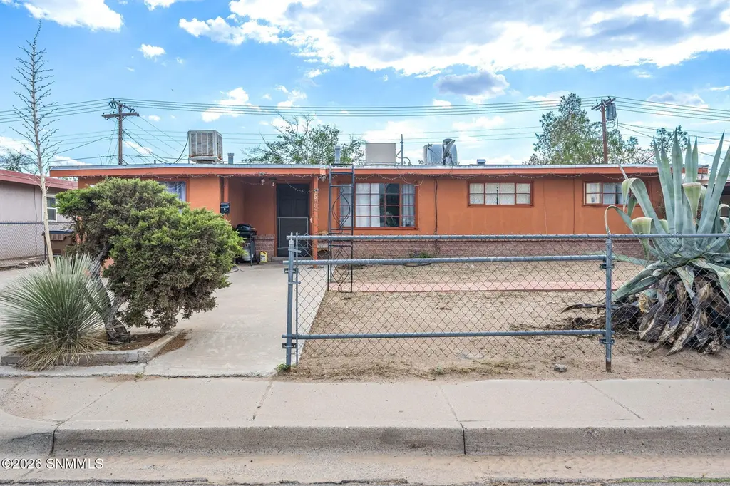 1500 Gladys Dr