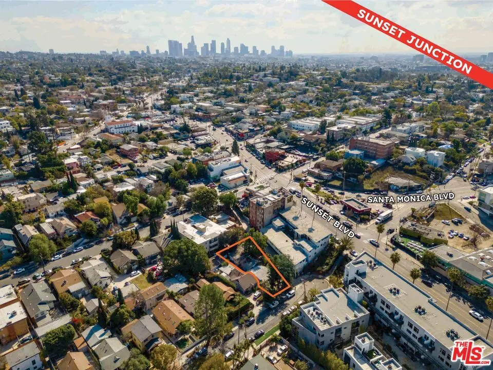 1108 Manzanita St