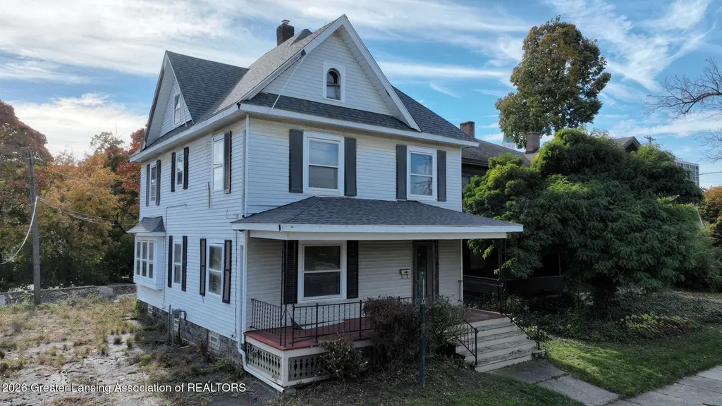 411 W Ionia St