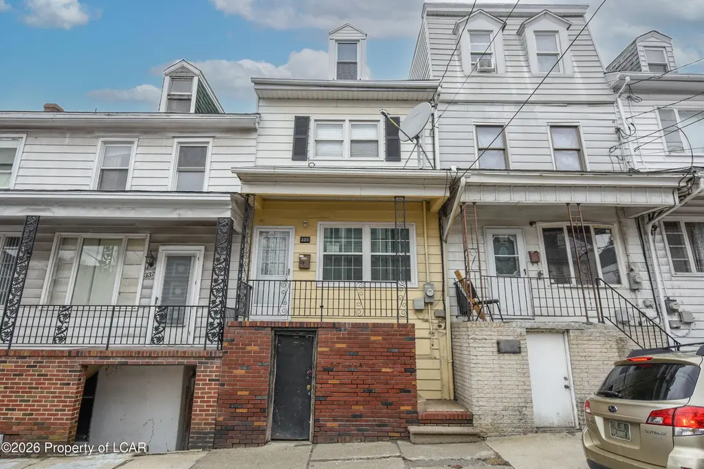 335 Lloyd St