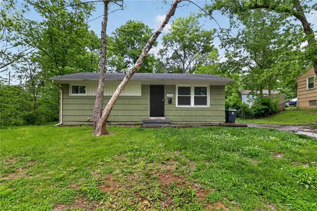 7608 E 48th Ter