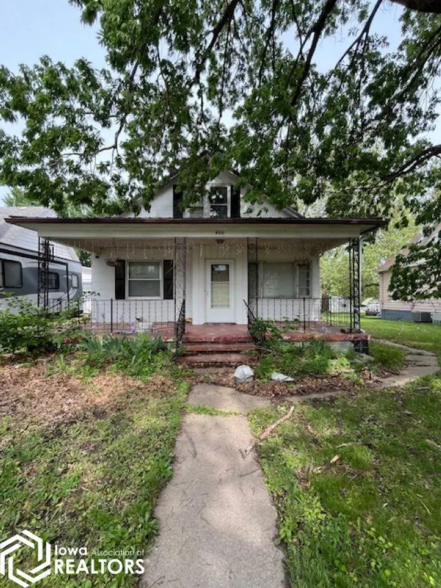 649 N Main St