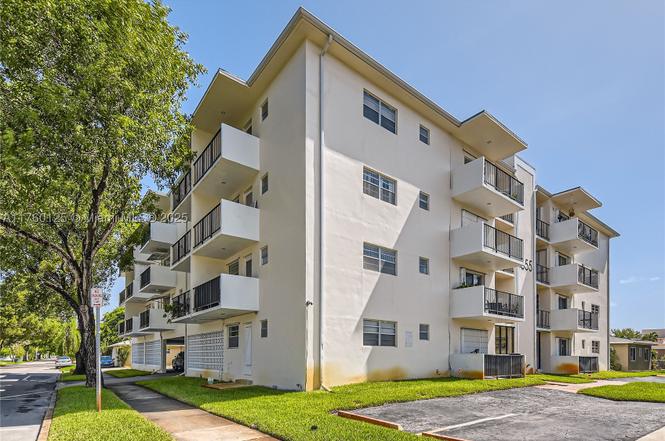 1855 Plunkett St #406