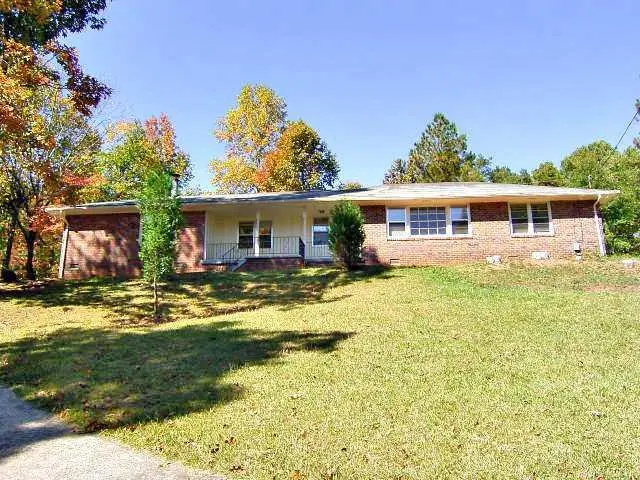 1402 Shadowbrook Dr