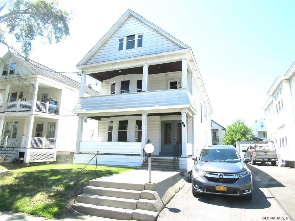 84 Winthrop Ave