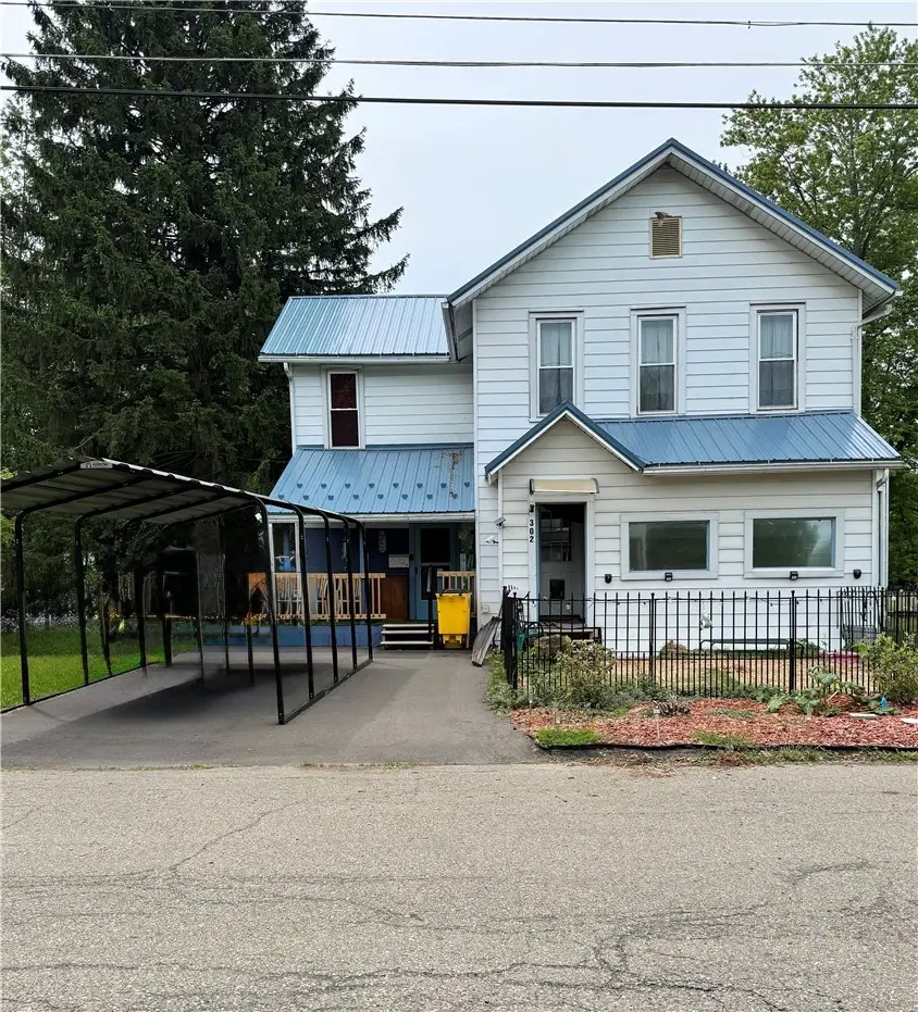302 Diven Ave
