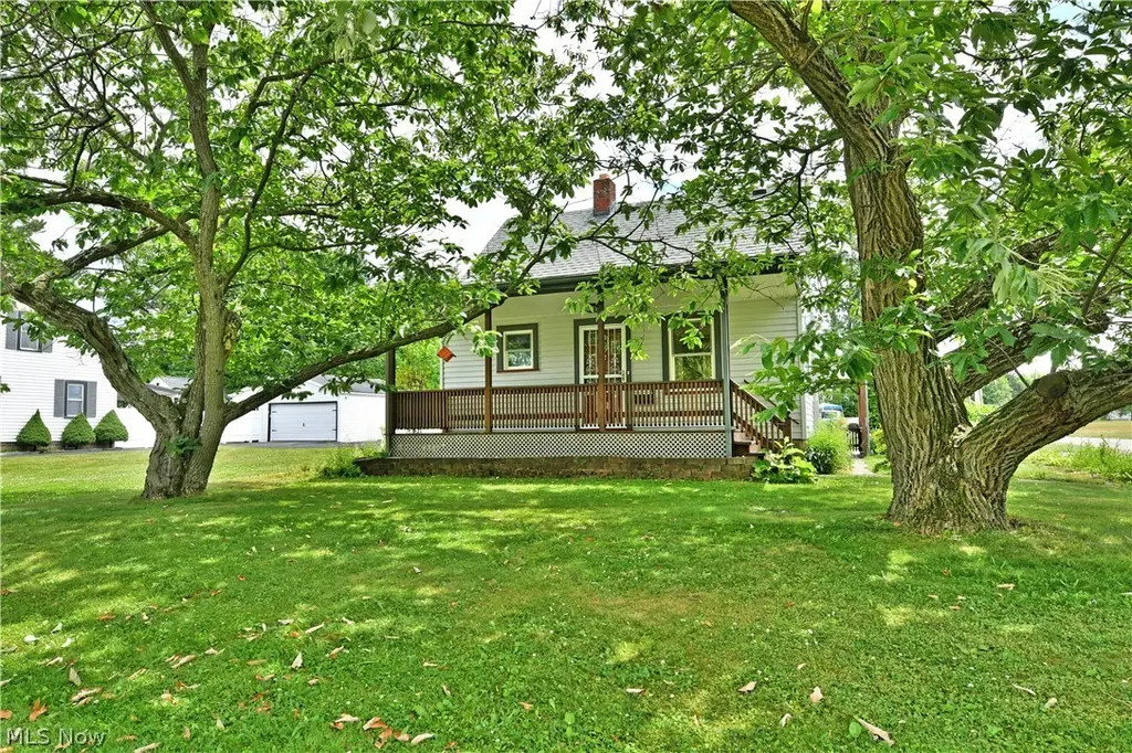 1406 Mazda Ave NE
