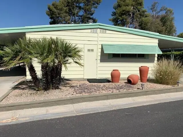 67 Paseo Laredo North