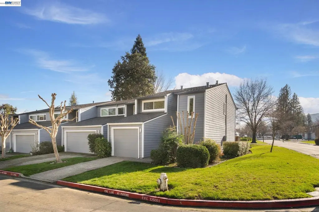 218 Ashley Cir