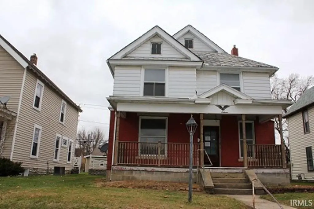 916 W 6th St