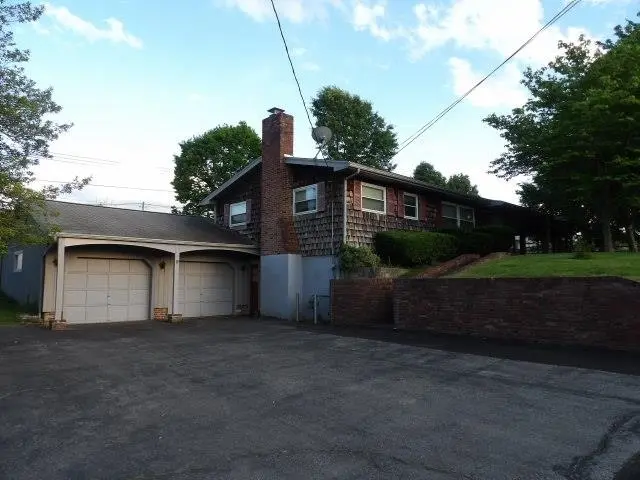 3314 Woodlawn Ave