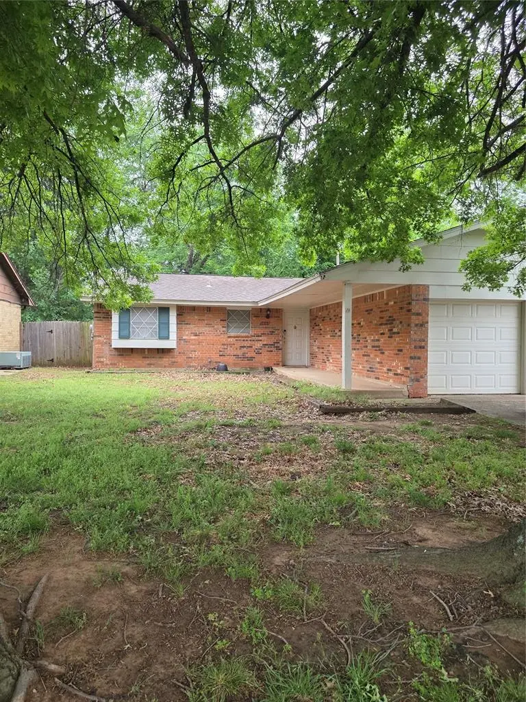 432 Larkspur Ln