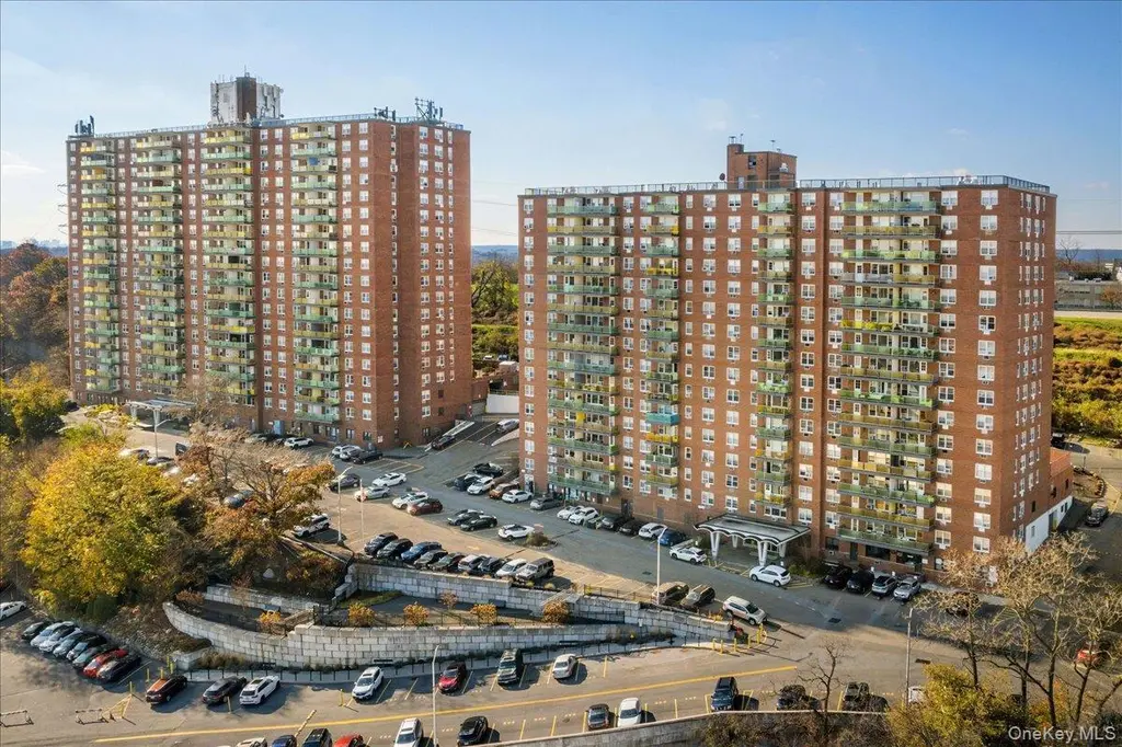 1841 Central Park Ave Unit 19L