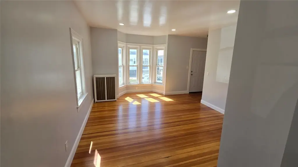 219 Lowell Ave