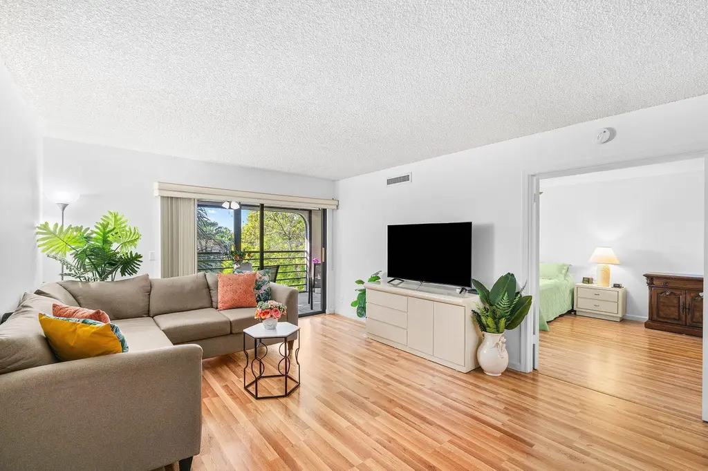 10110 Cedar Point Blvd #305