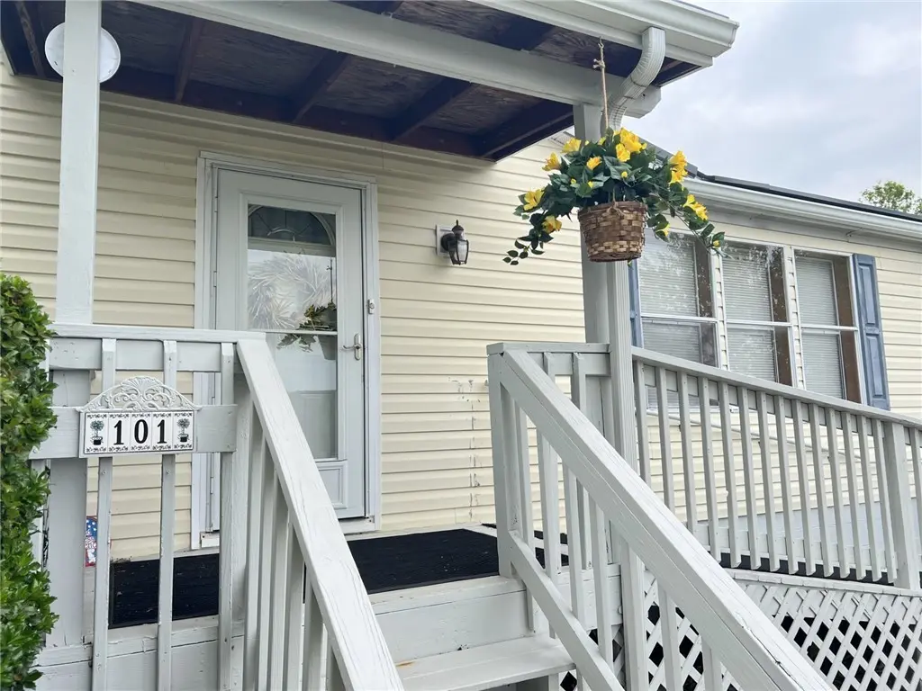 101 Arlene St