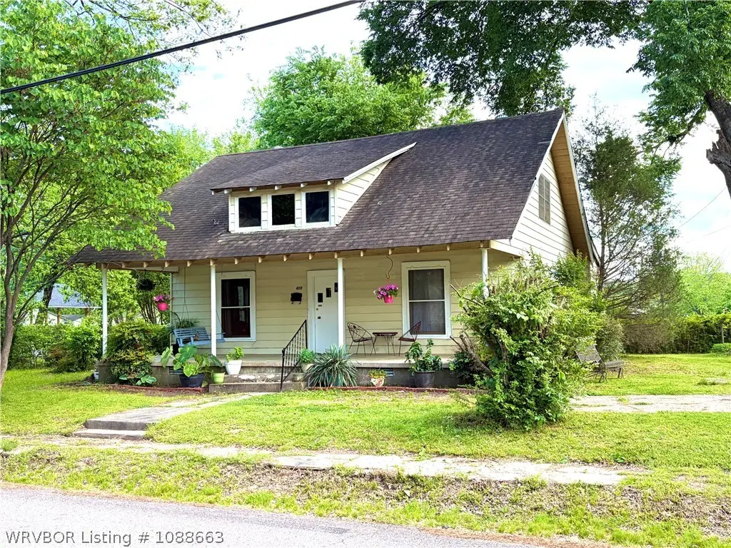 409 NW 1st St