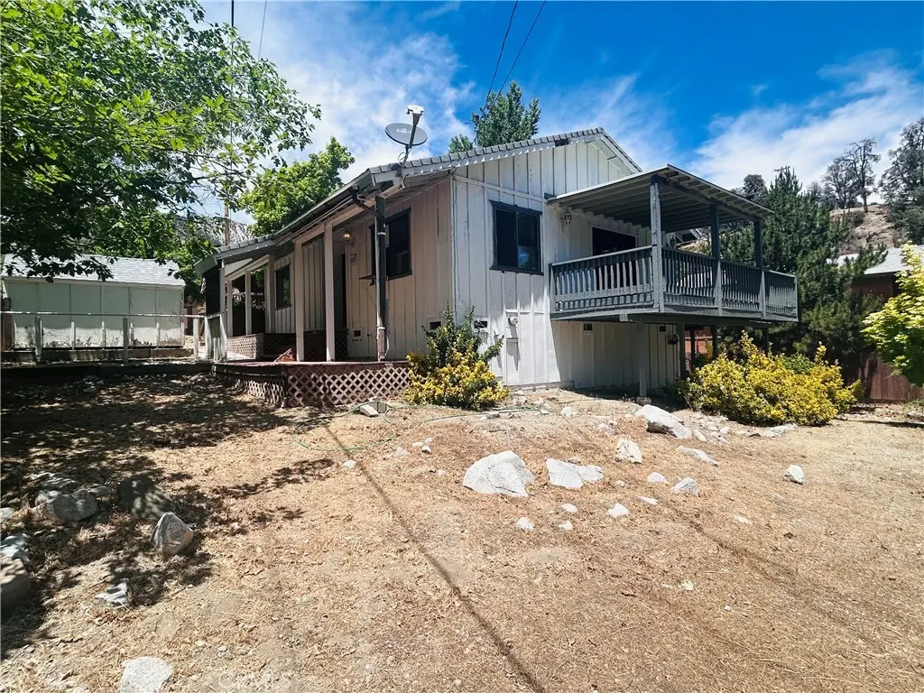 832 Elm