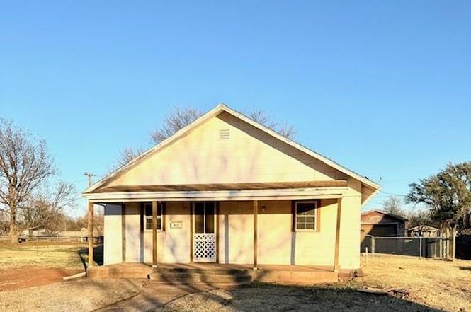 807 N Meta St
