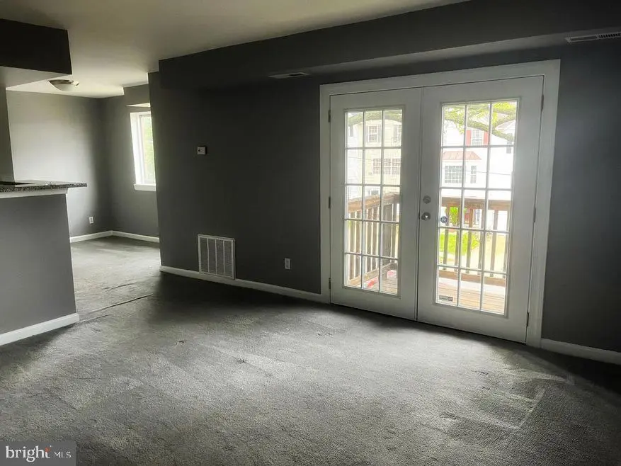 2512 Markham Ln #3