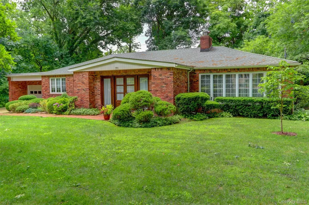71 Knollwood Rd