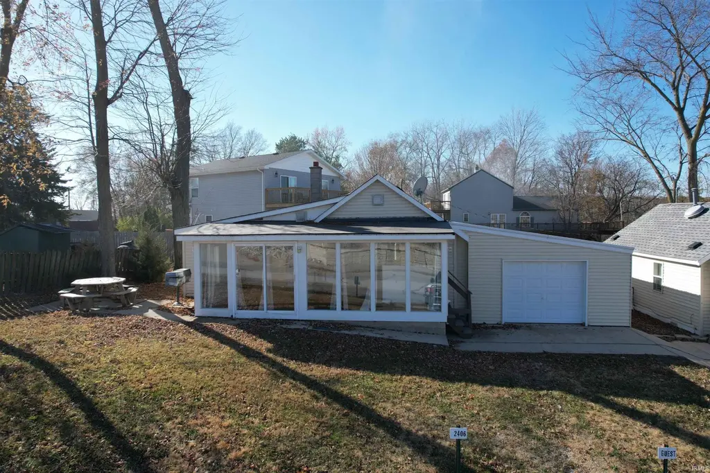 2406 N West Shafer Dr