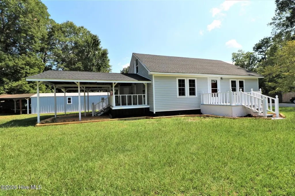 51 Oak St