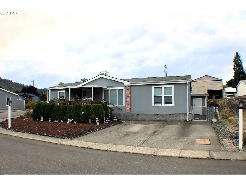 124 Country Side Ln