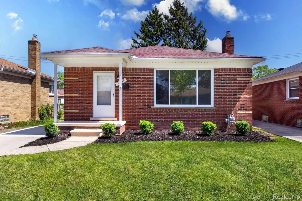 2469 Ferris Ave