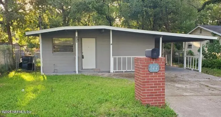 144 Spring St