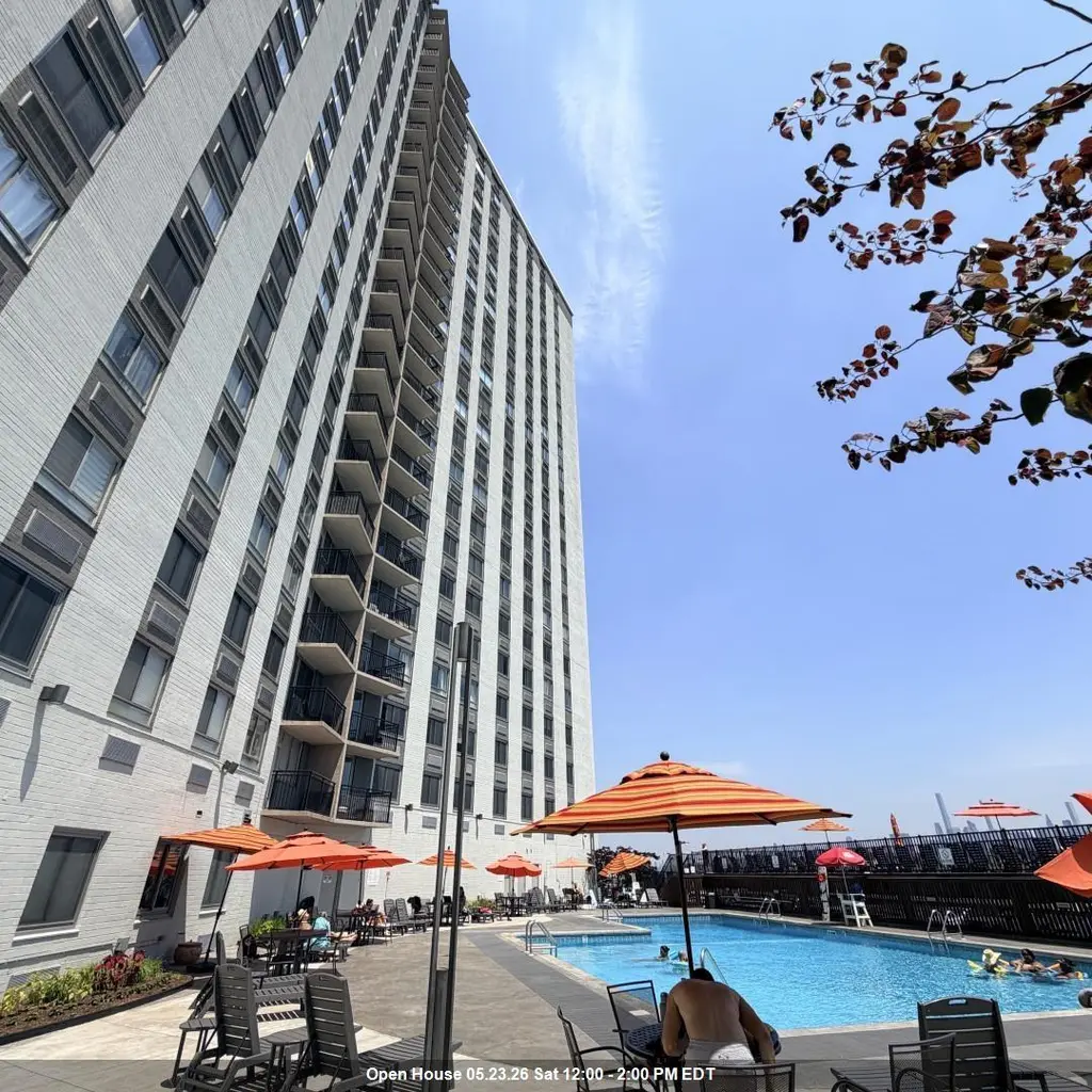 100 MANHATTAN Ave #1902