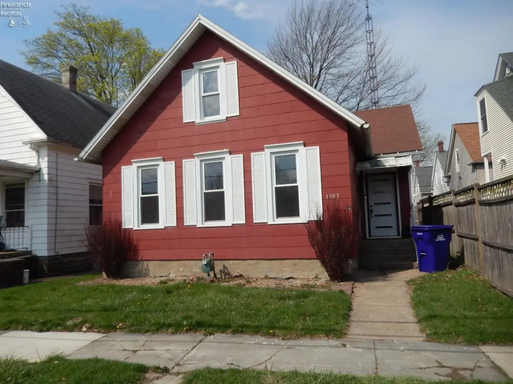 1307 Shelby St