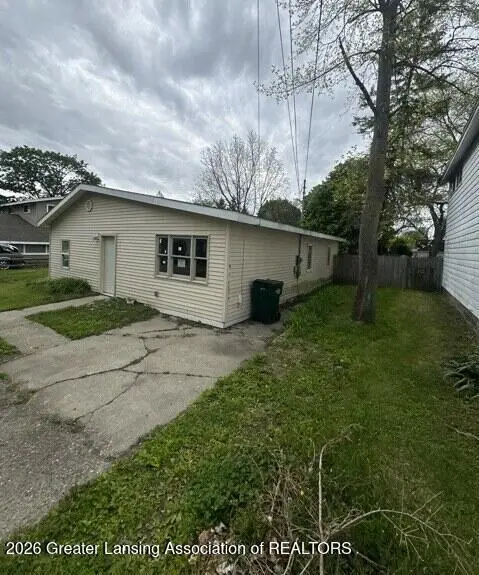 1020 R G Curtiss Ave